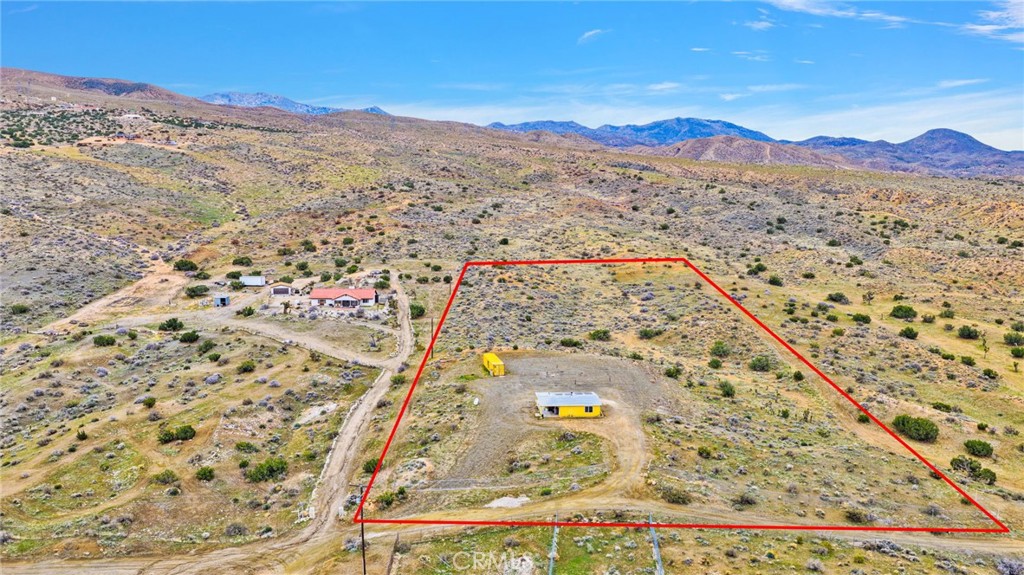 25333 Valley View Road Apple Valley, CA 92308 - Photo 29 of 37 a view of mountains and mountain