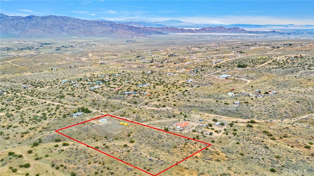 25333 Valley View Road Apple Valley, CA 92308 - Photo 33 of 37 a view of an outdoor space