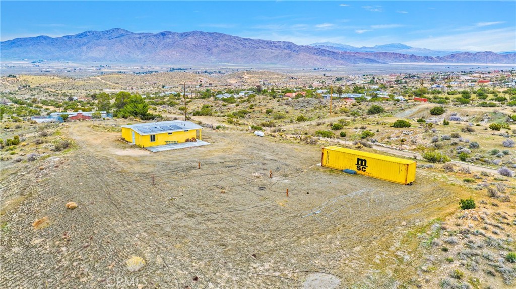 25333 Valley View Road Apple Valley, CA 92308 - Photo 34 of 37 a view of lake and mountain