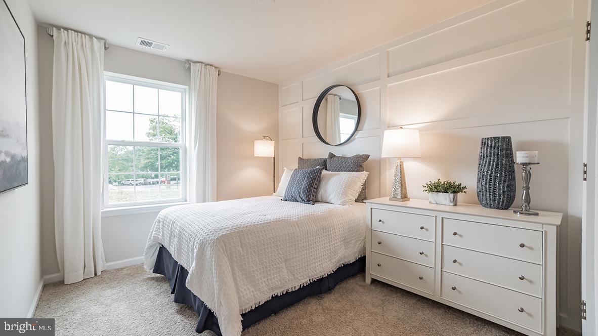 87 Alexander Way Westampton, NJ 08060 - Photo 13 of 23 a bedroom with a bed and window