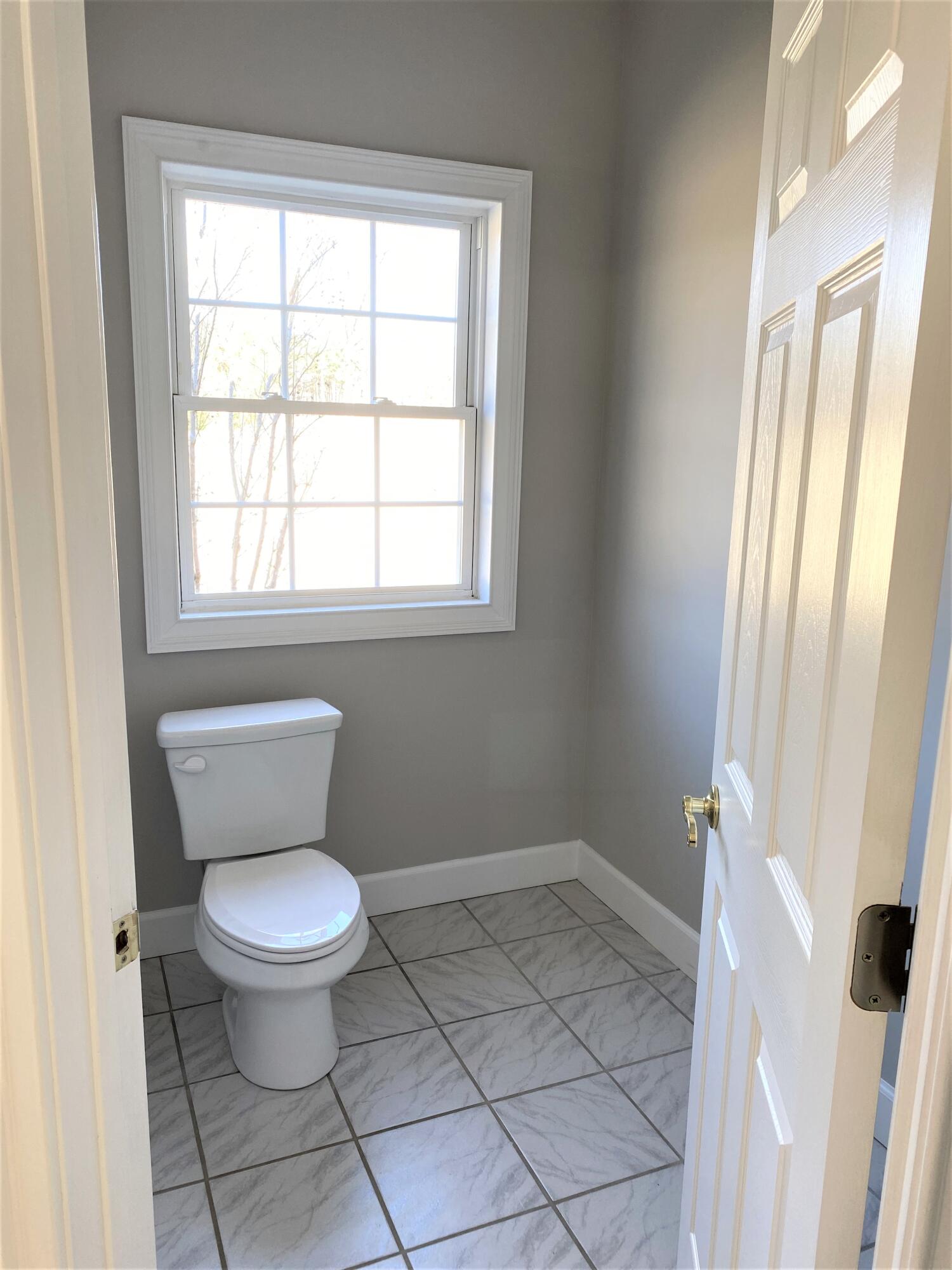 3775 Washington Road Thomson, GA 30824 - Photo 28 of 36 Potty closet