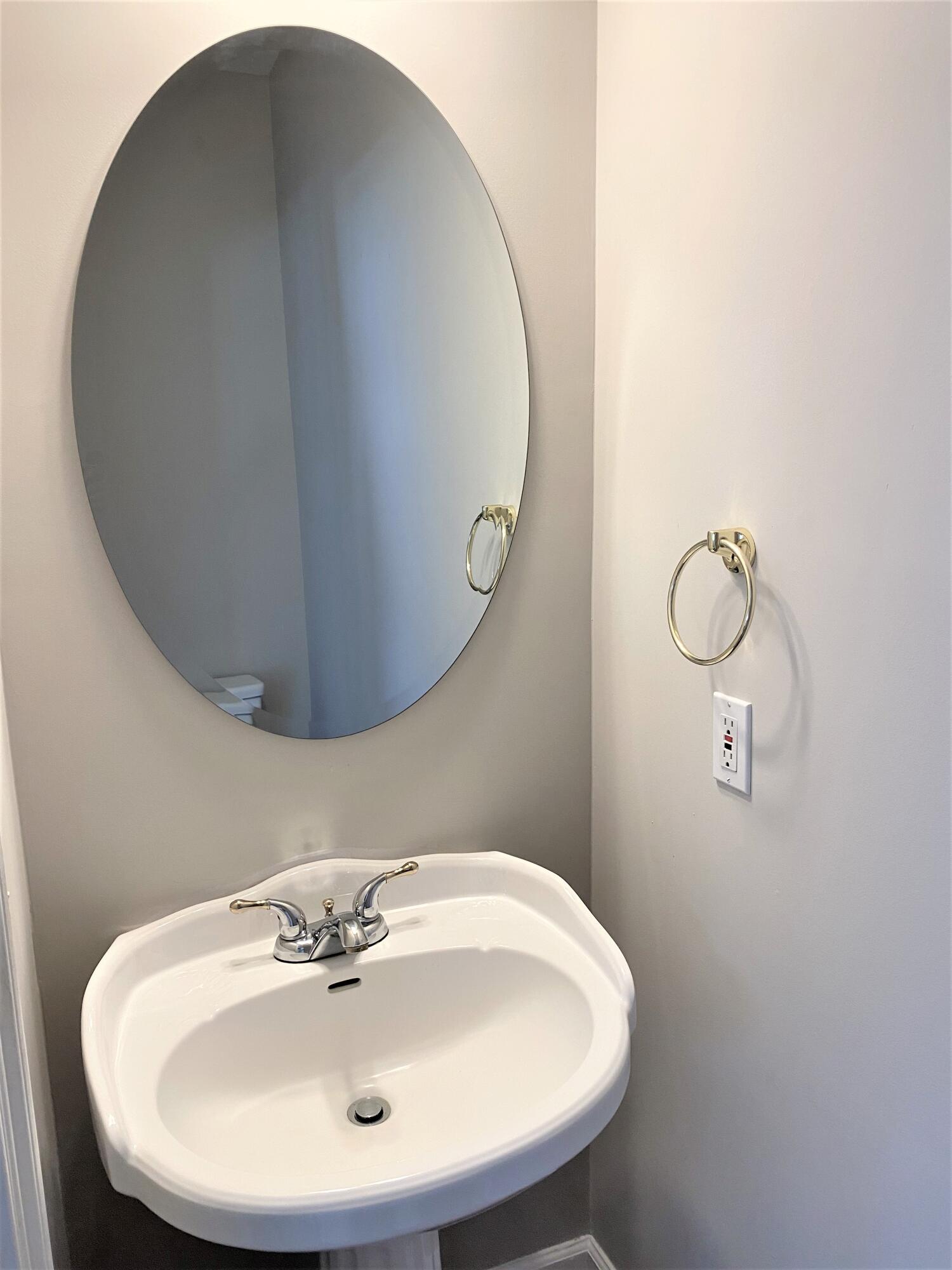 3775 Washington Road Thomson, GA 30824 - Photo 34 of 36 Powder room