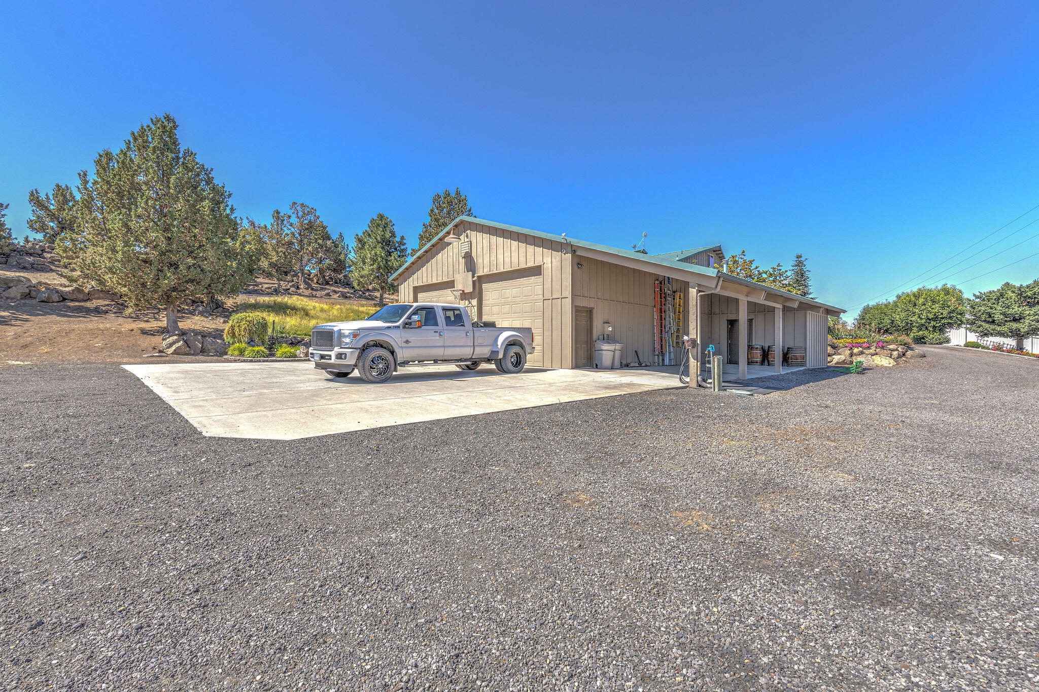 23770 Dodds Road Bend, OR 97701 - Photo 65 of 90 large shop oregon saddle up