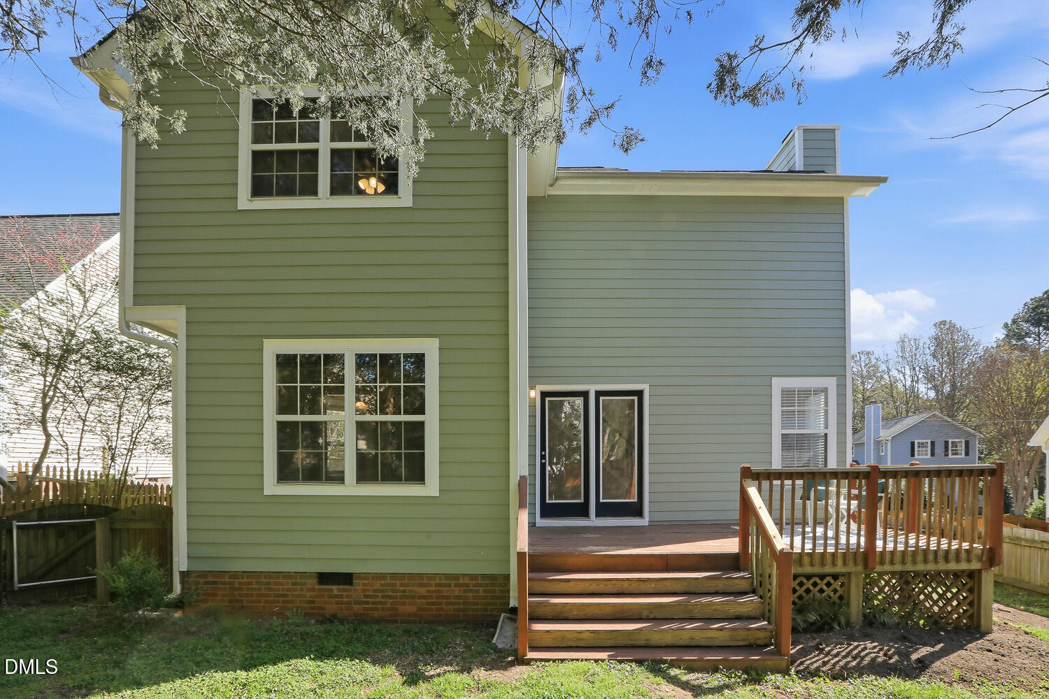 1220 Stoneferry Lane Raleigh, NC 27606 - Photo 28 of 40 a front view of a house with garden