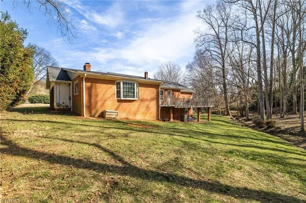 $1,700 | 111 Pratt Street, Madison, NC 27025