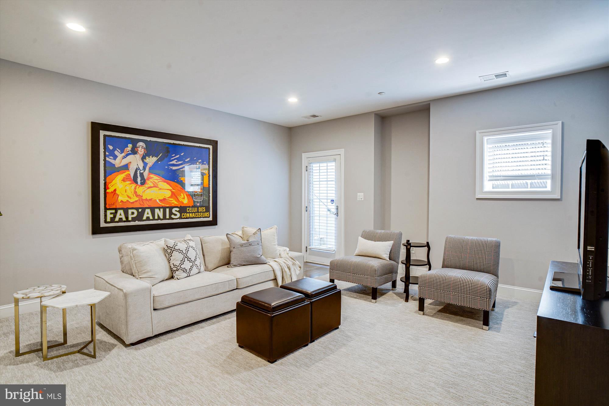 6603 Pyle Road Bethesda, MD 20817 - Photo 71 of 91 a living room with furniture and a couch