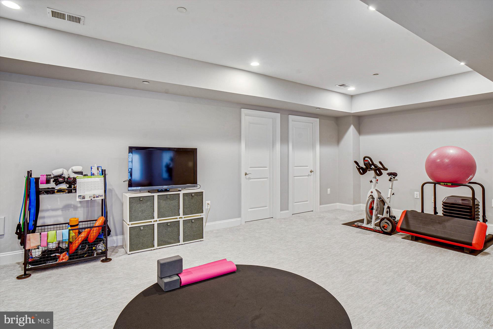 6603 Pyle Road Bethesda, MD 20817 - Photo 76 of 91 a bedroom with furniture and a flat screen tv