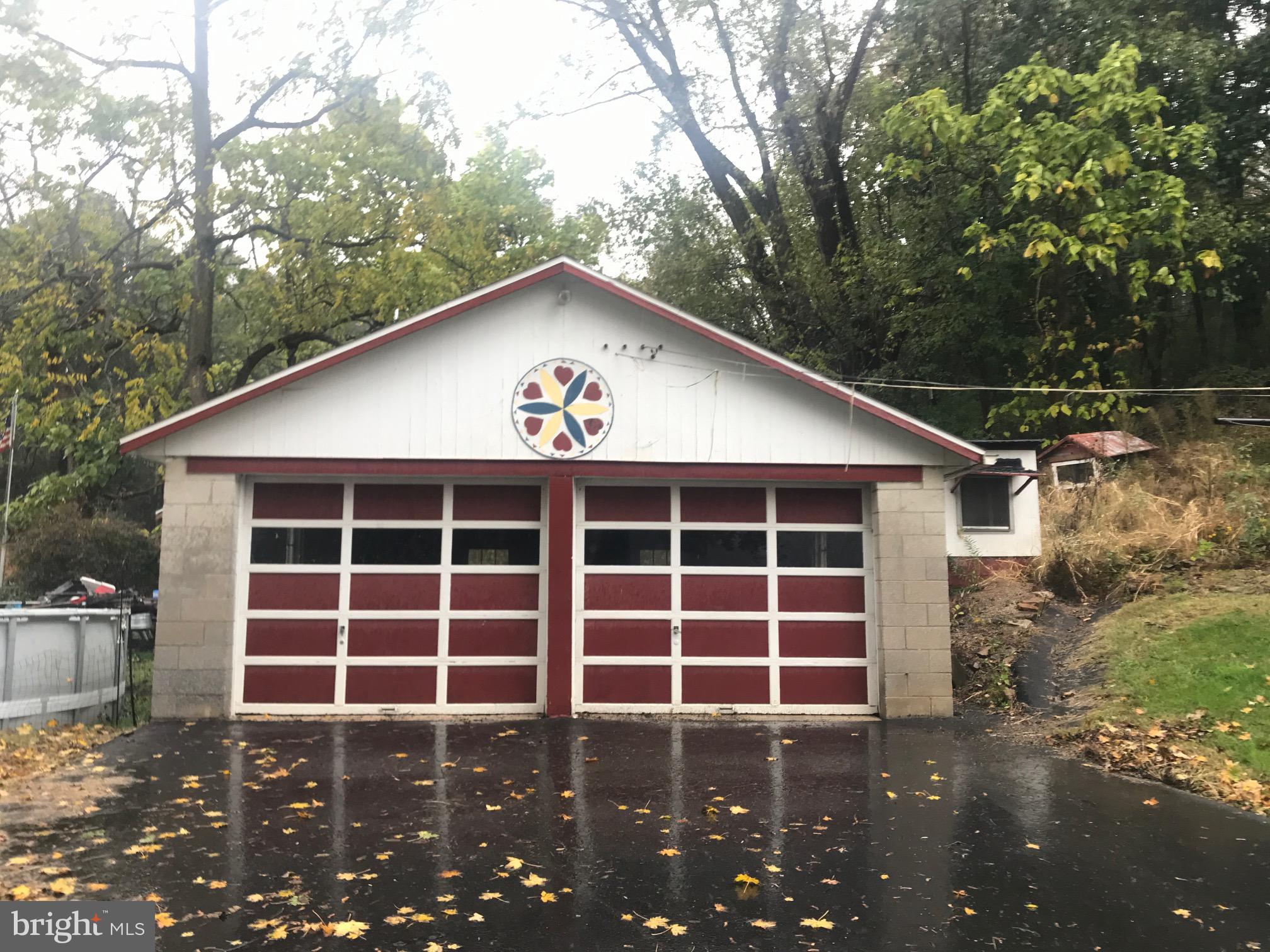 63 Rock Road Pine Grove, PA 17963 - Photo 3 of 14 2 Car Detached Garage