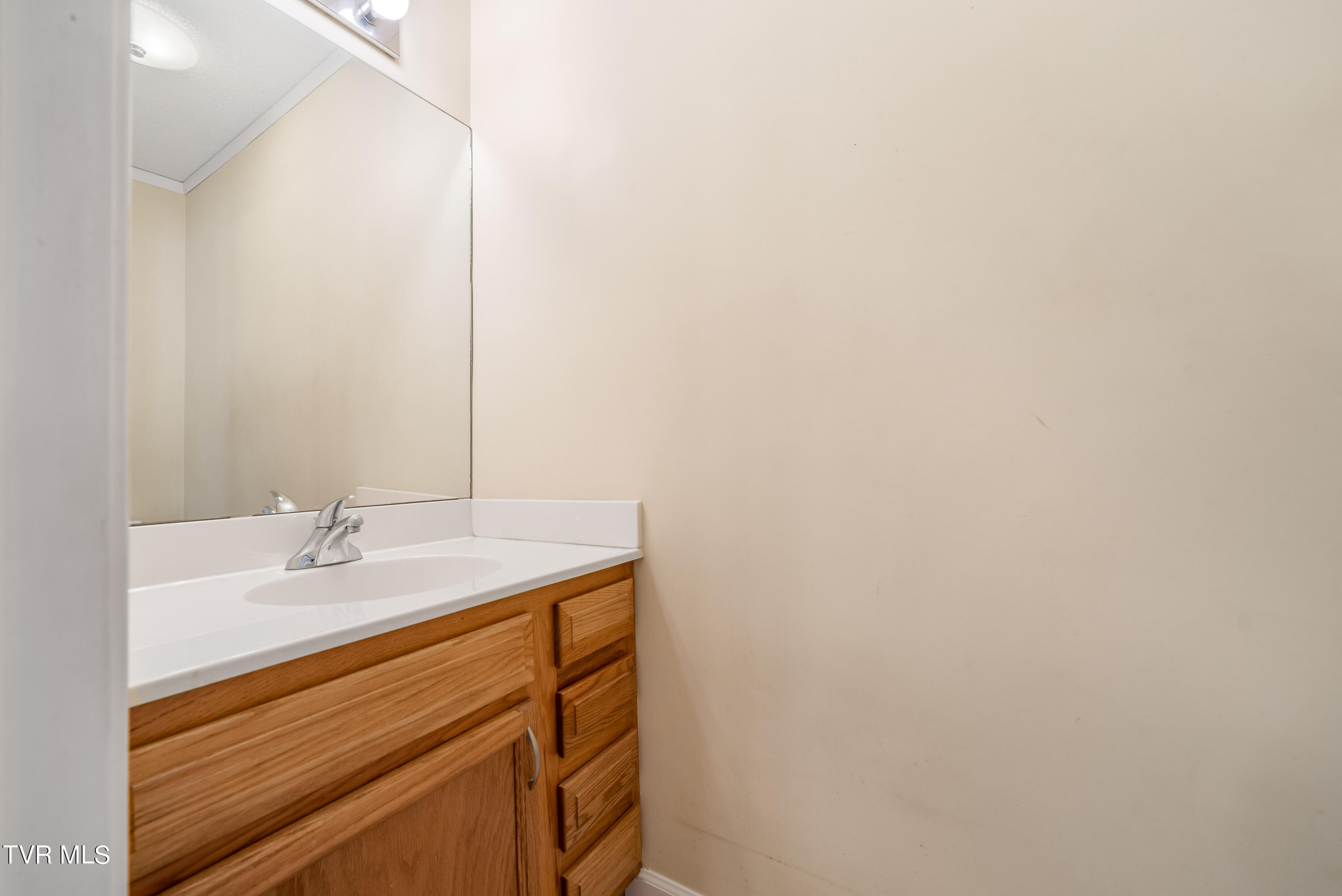 2101 Cherokee Road, Unit 9 Johnson City, TN 37604 - Photo 25 of 38 2101-9 Cherokee Road (24 of 38)