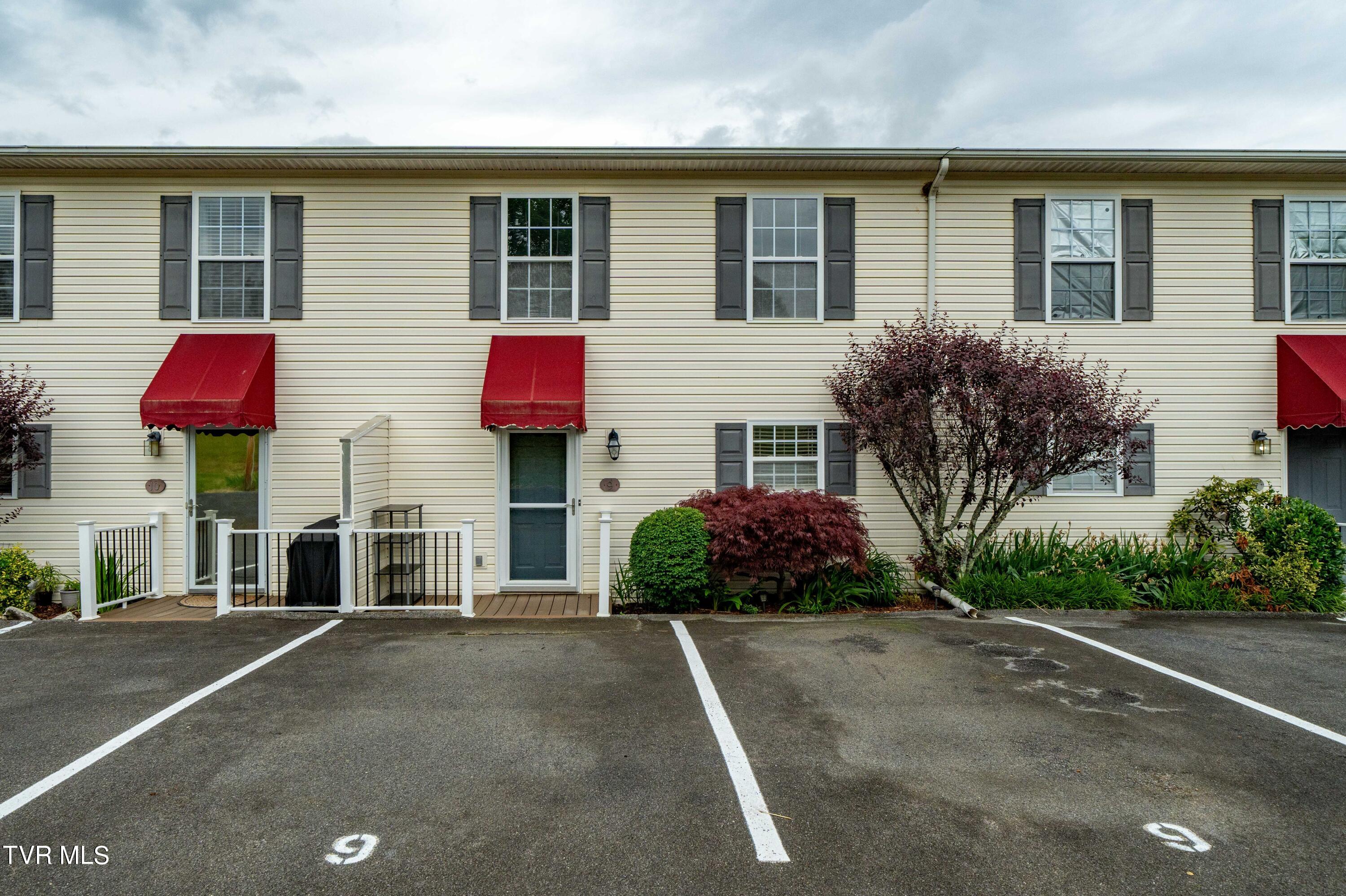2101 Cherokee Road, Unit 9 Johnson City, TN 37604 - Photo 3 of 38 2101-9 Cherokee Road (5 of 38)