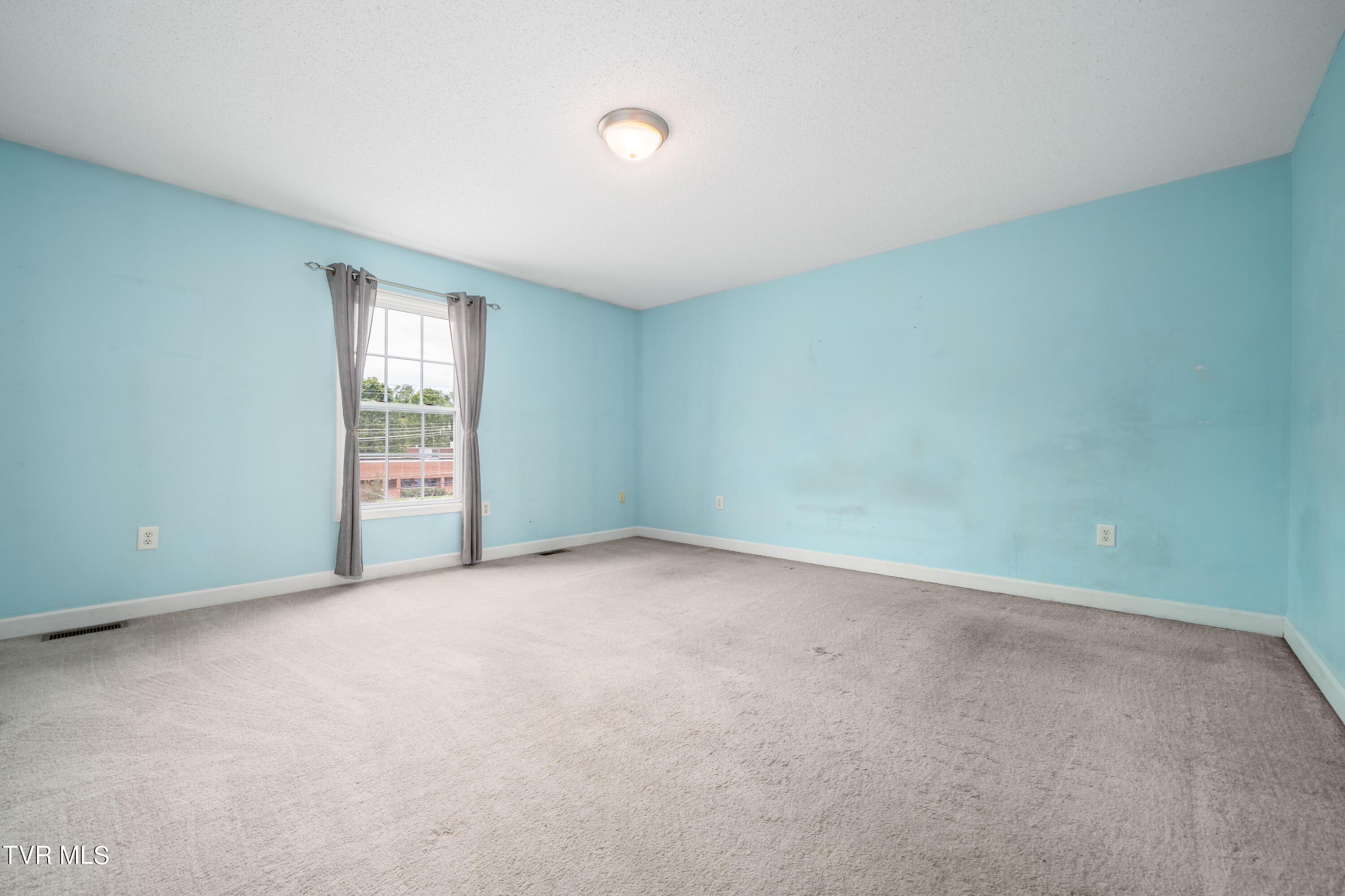2101 Cherokee Road, Unit 9 Johnson City, TN 37604 - Photo 33 of 38 2101-9 Cherokee Road (32 of 38)