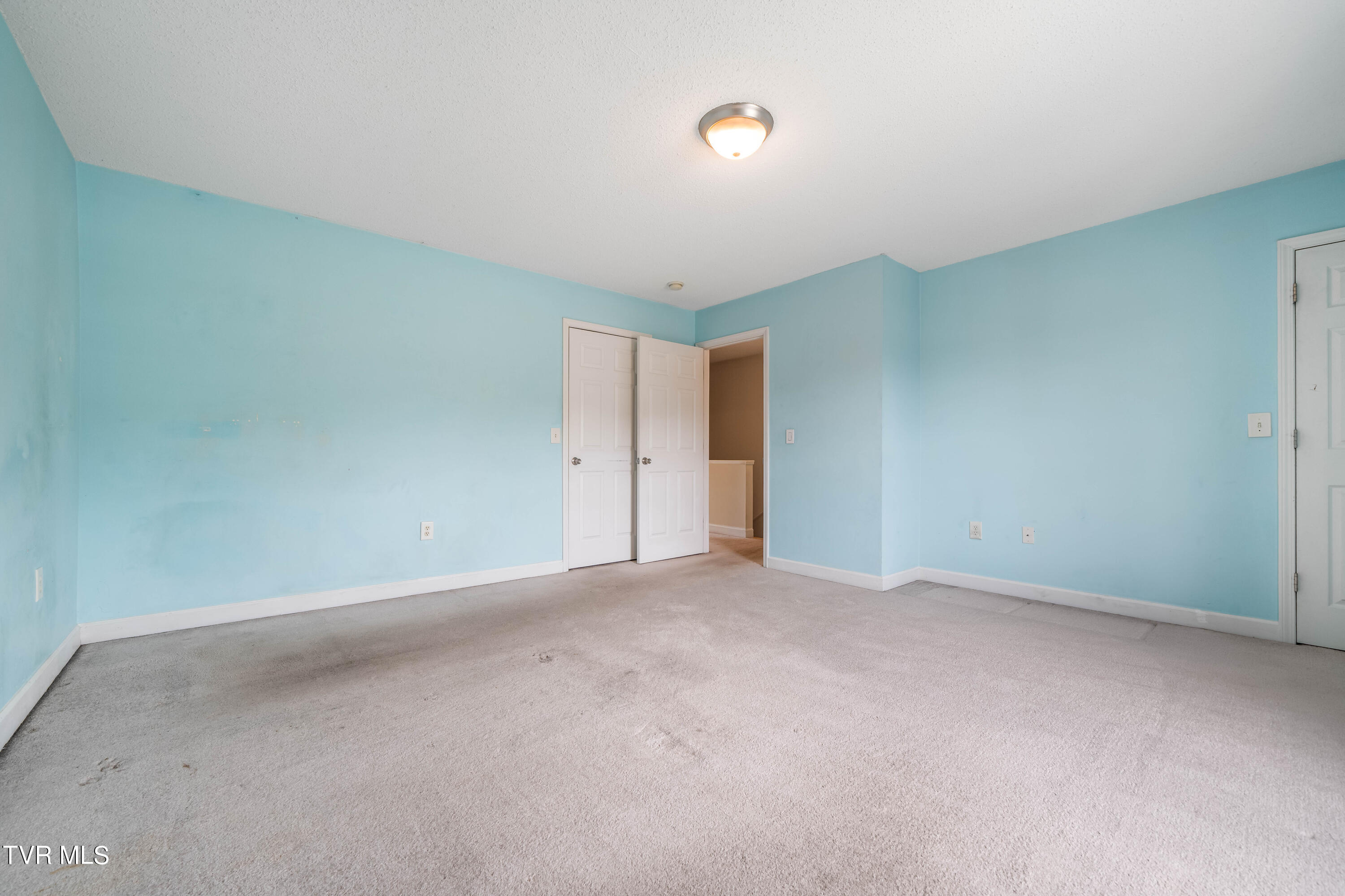 2101 Cherokee Road, Unit 9 Johnson City, TN 37604 - Photo 34 of 38 2101-9 Cherokee Road (33 of 38)