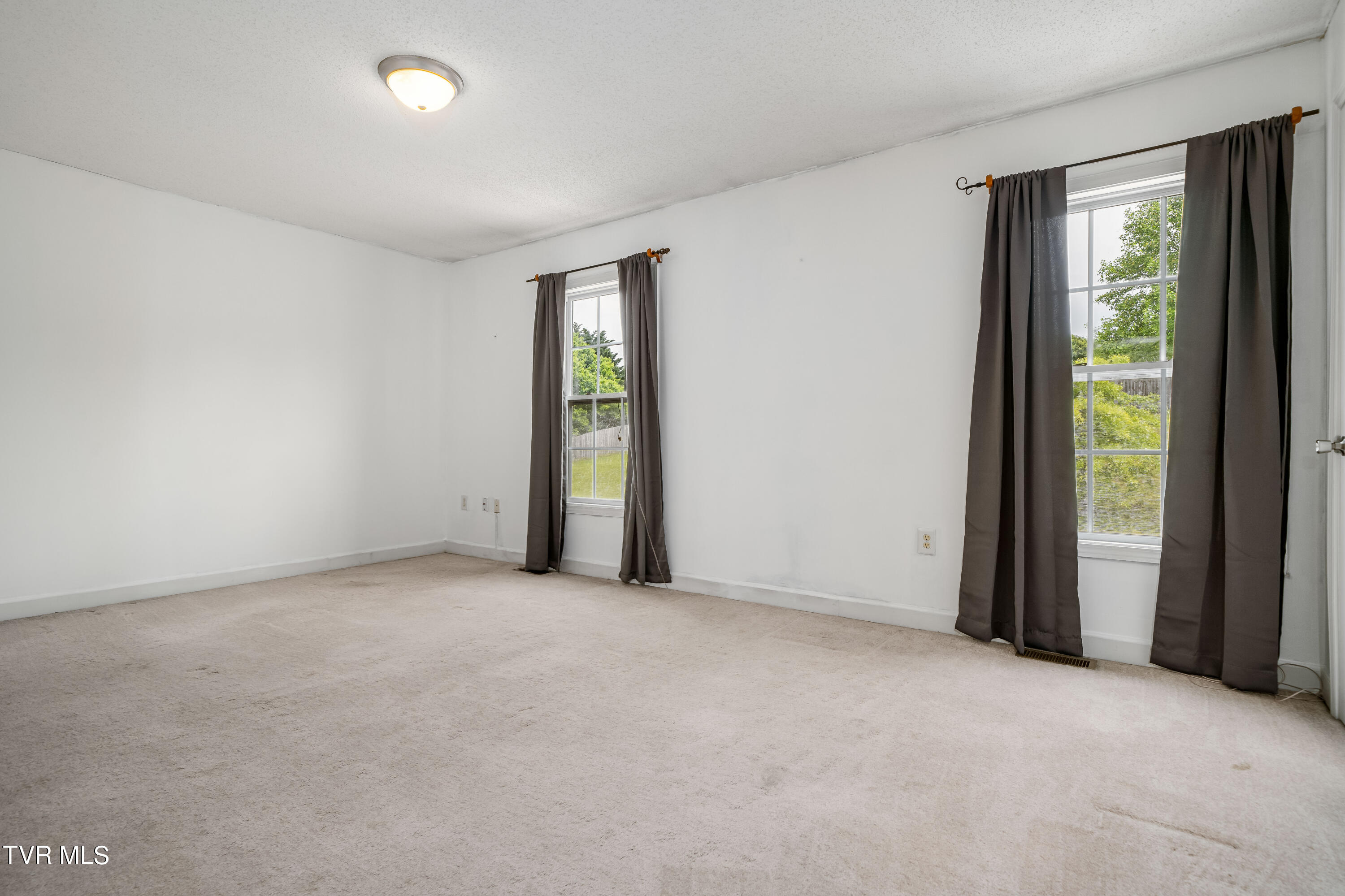 2101 Cherokee Road, Unit 9 Johnson City, TN 37604 - Photo 35 of 38 2101-9 Cherokee Road (34 of 38)