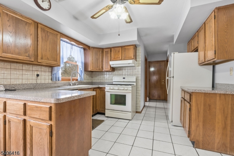 24 Rivendell Road Succasunna, NJ 07876 - Photo 13 of 37