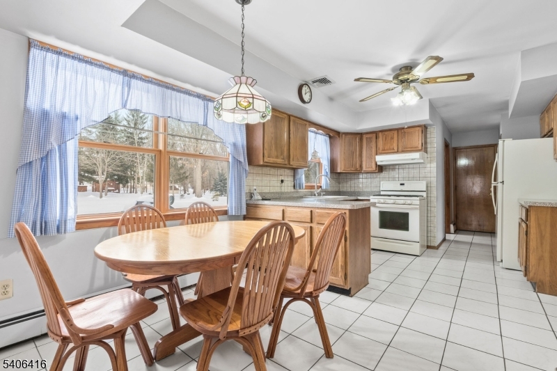 24 Rivendell Road Succasunna, NJ 07876 - Photo 2 of 37