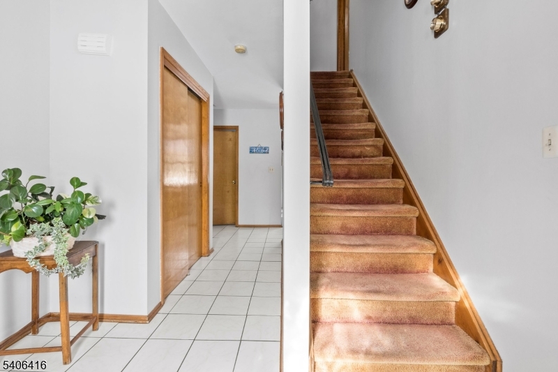 24 Rivendell Road Succasunna, NJ 07876 - Photo 6 of 37