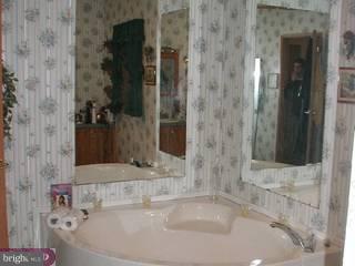 856 Narvon Road Narvon, PA 17555 - Photo 3 of 4 Gallery Image 3