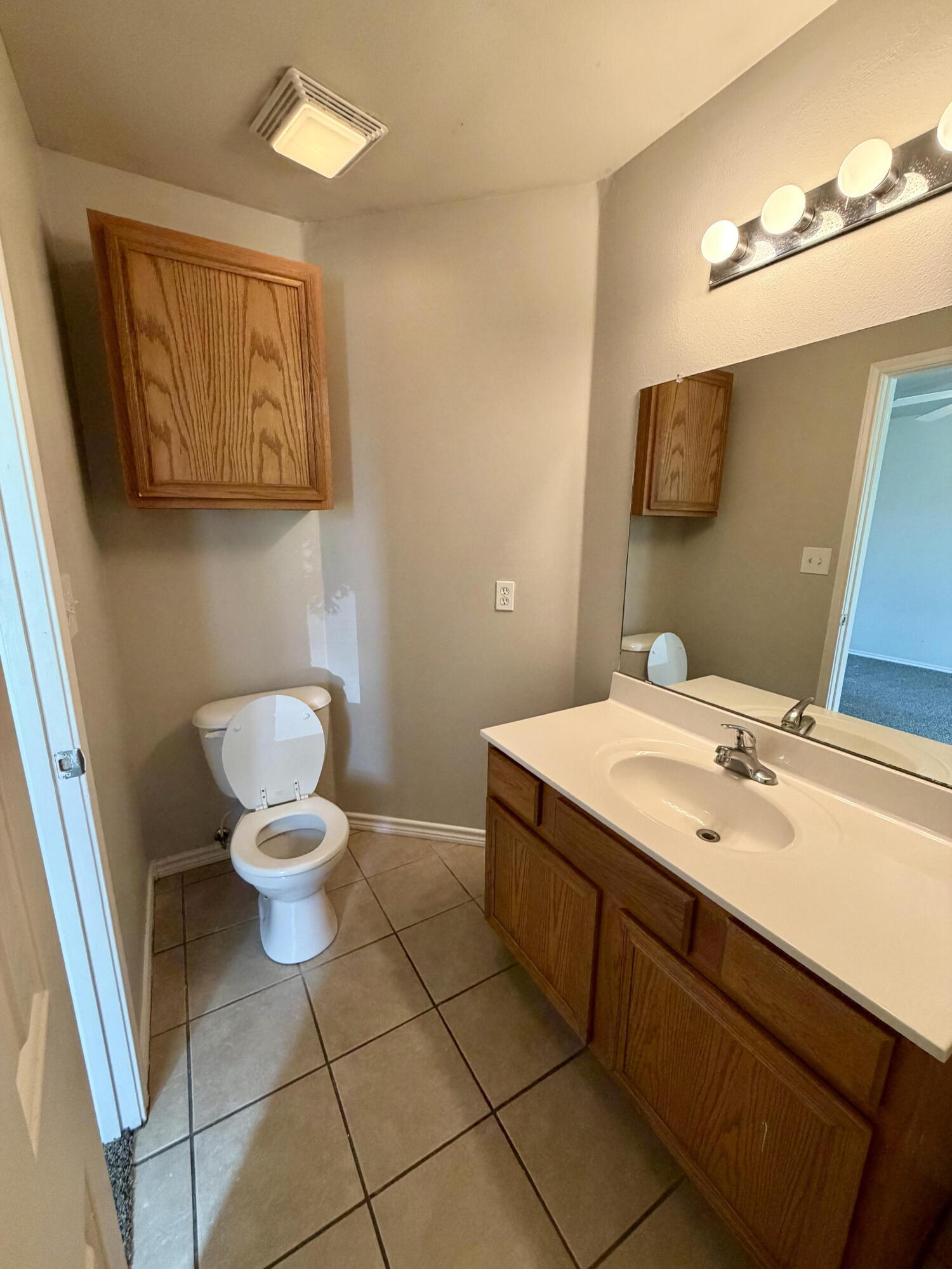 531 North Clinton Avenue, Unit A Lubbock, TX 79416 - Photo 18 of 22 IMG_5090 2