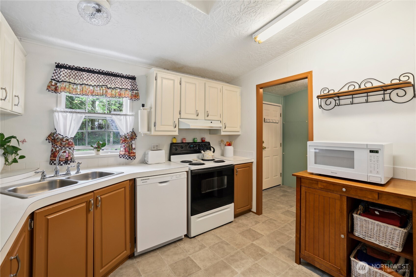 6834 Condor Loop Northeast Olympia, WA 98516 - Photo 8 of 27 Gallery Image 8