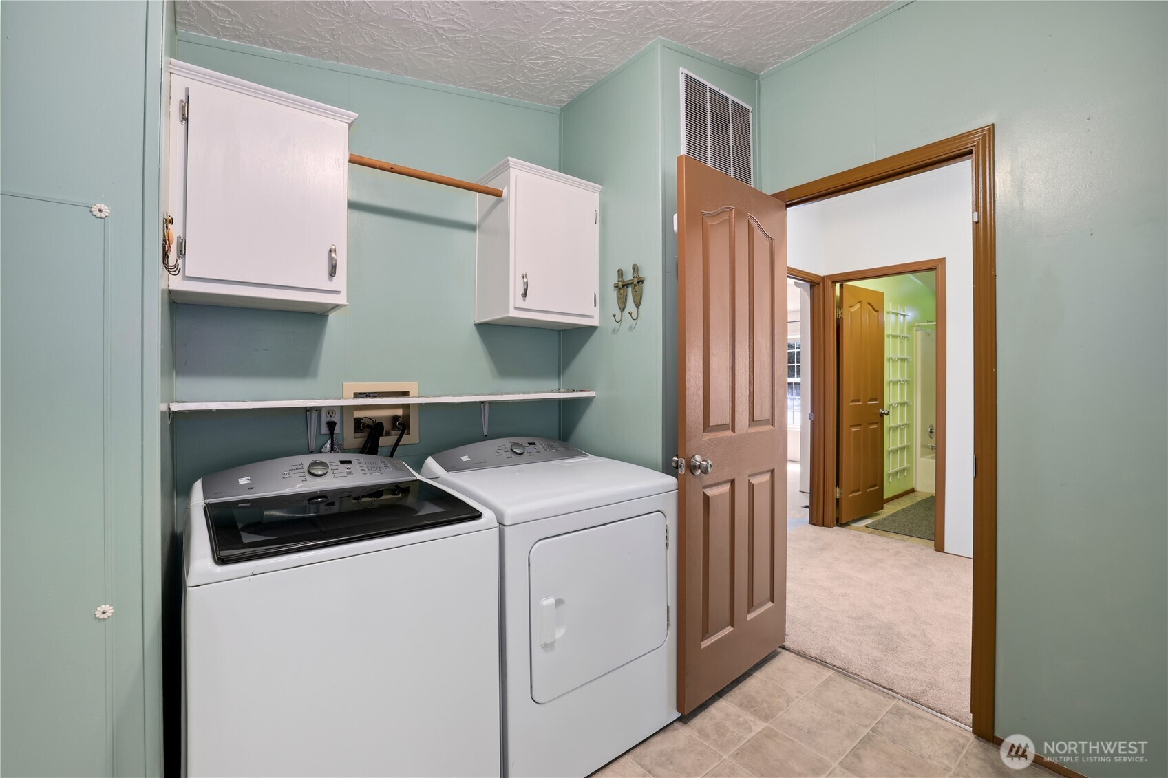 6834 Condor Loop Northeast Olympia, WA 98516 - Photo 9 of 27 Gallery Image 9