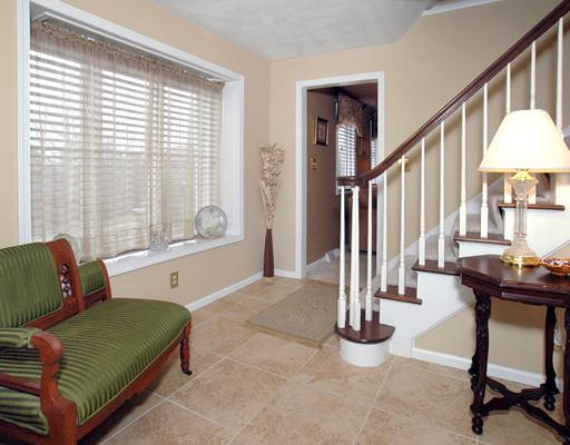 14 Renaissance Drive Irwin, PA 15642 - Photo 13 of 18 Entry/Foyer.