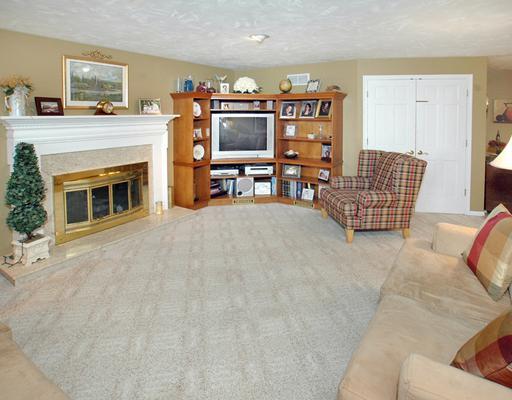 14 Renaissance Drive Irwin, PA 15642 - Photo 7 of 18 Family Room.