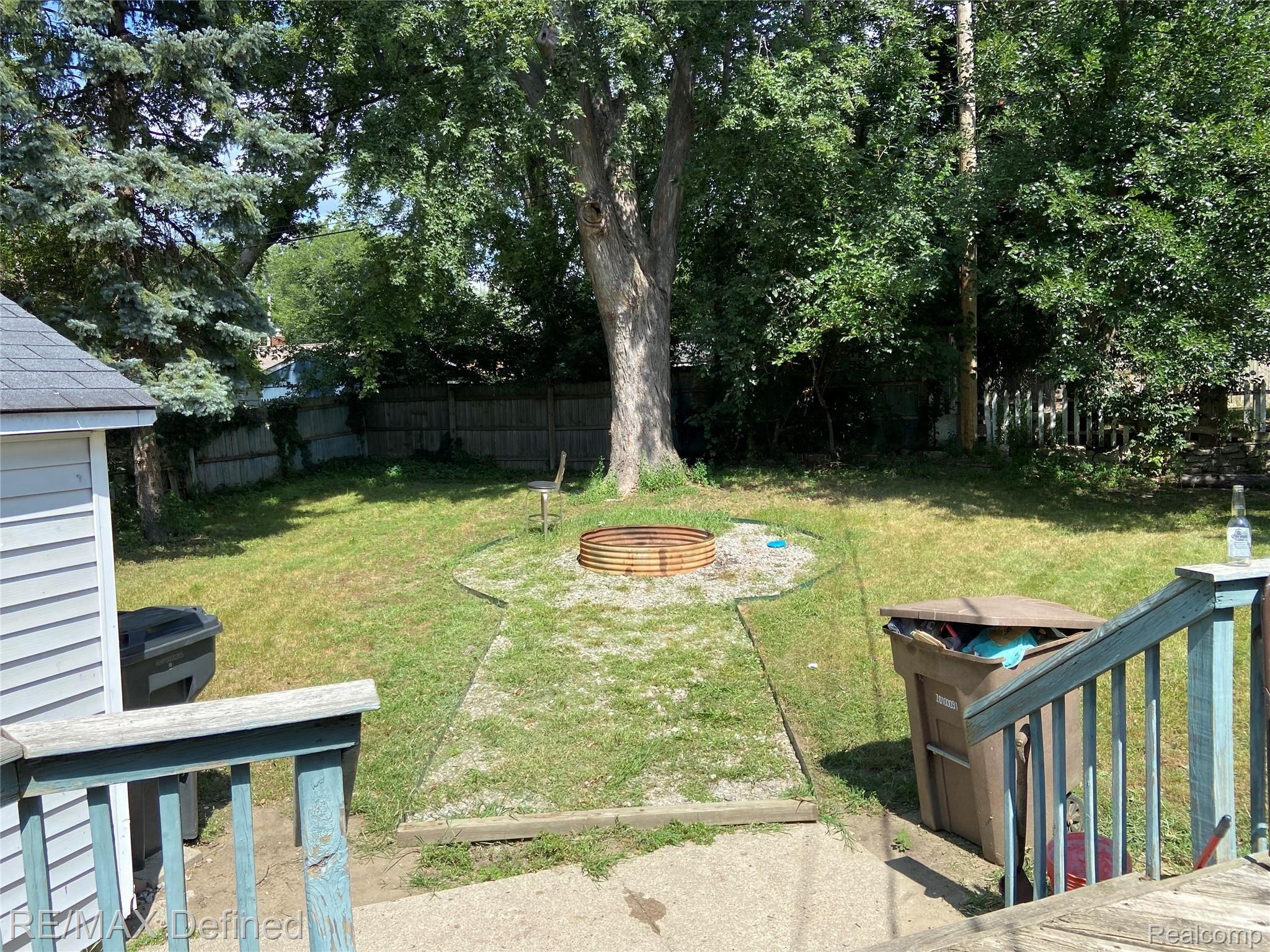 766 Corwin Court Pontiac, MI 48340 - Photo 14 of 32 Shared backyard and Deck