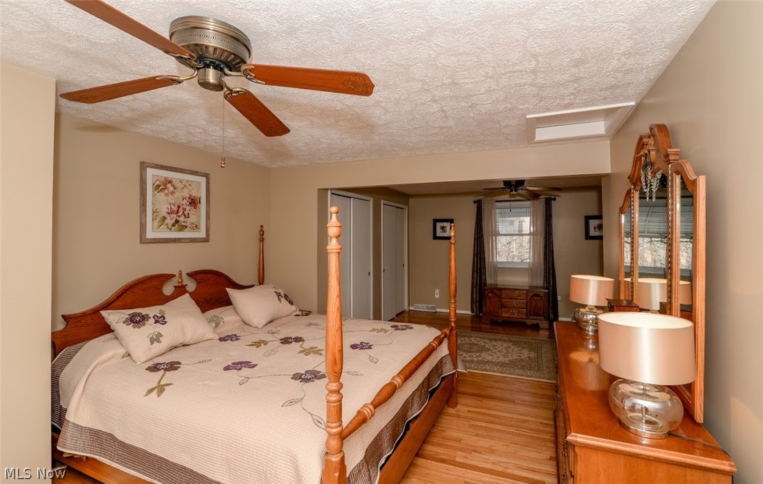 10930 Stoneham Road Cleveland, OH 44130 - Photo 10 of 22 The Owners Suite measures 25x 14!