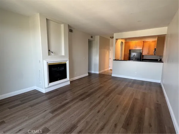 $2,950 | 555 Maine Avenue, Unit 316, Long Beach, CA 90802