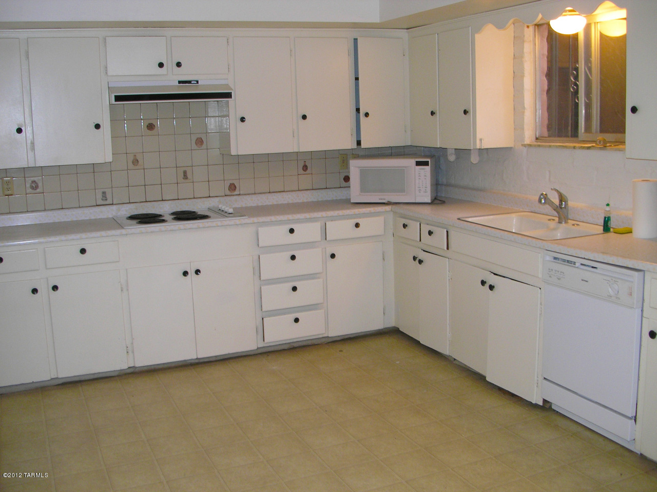 2932 South Jeftoria Road Tucson, AZ 85713 - Photo 4 of 19 Gallery Image 4