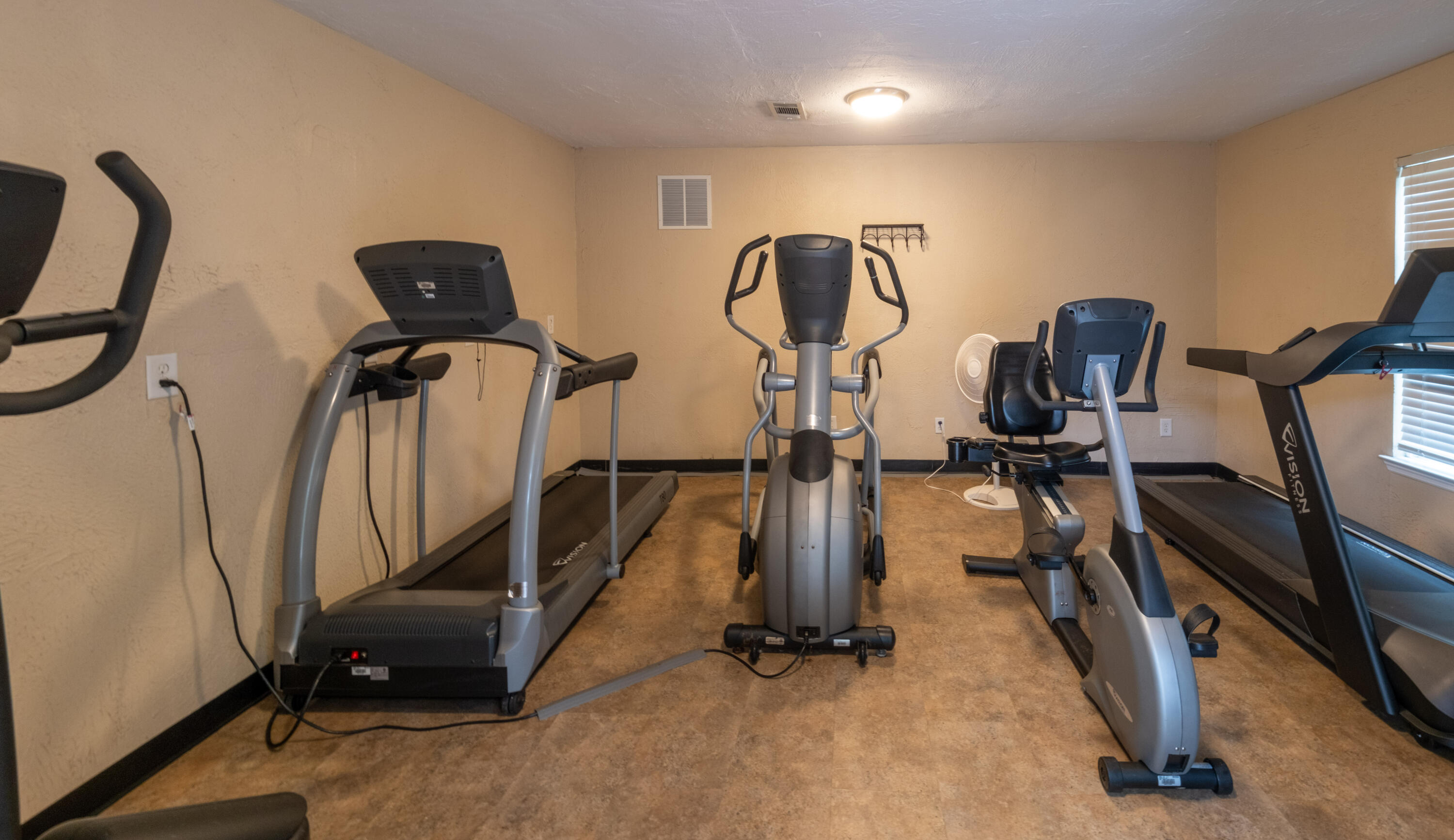 1872 Montclair Drive, Unit D Mount Pleasant, SC 29464 - Photo 34 of 49 1877 Montclair Dr_Eterna_Media-35