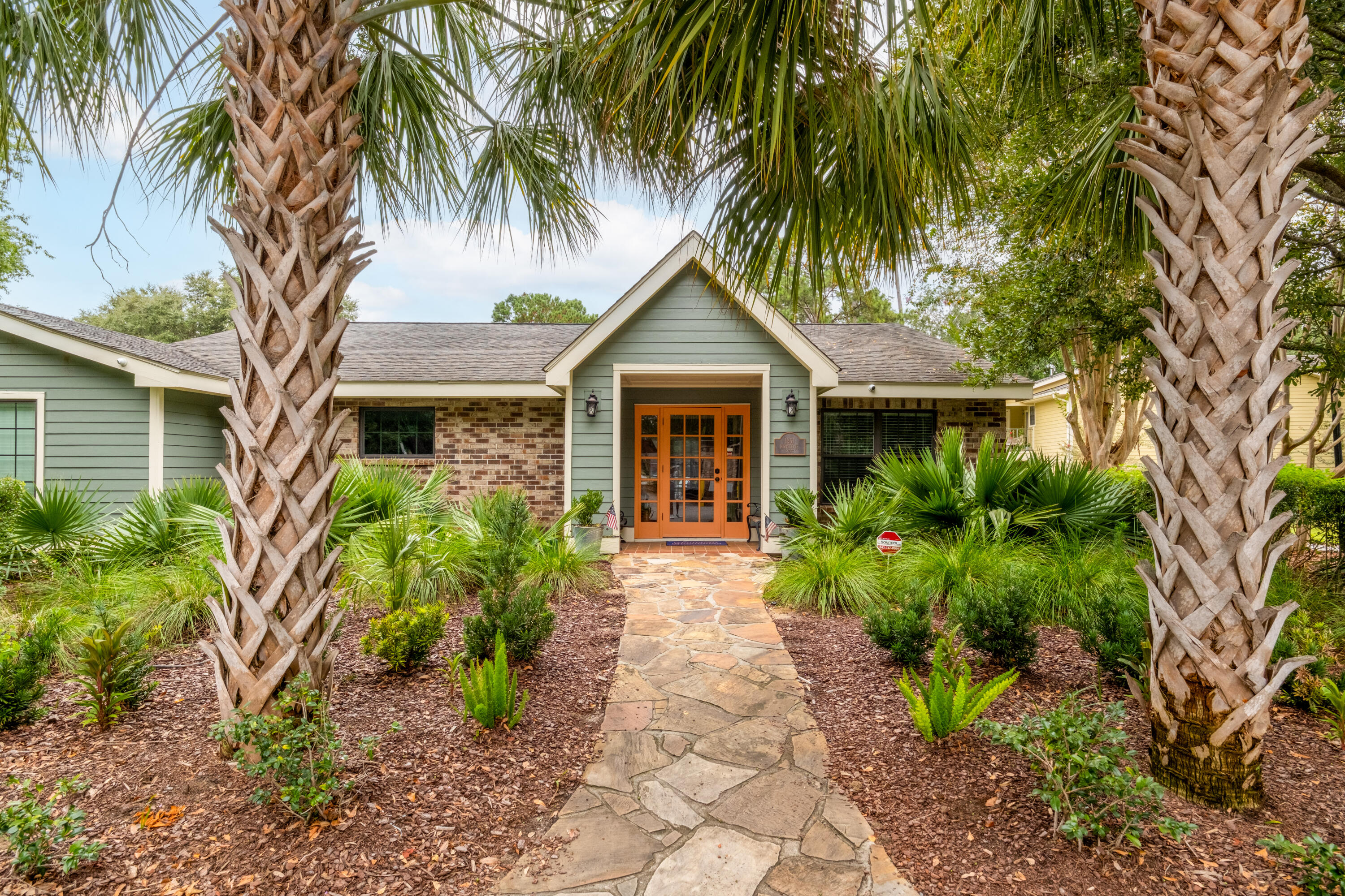 1872 Montclair Drive, Unit D Mount Pleasant, SC 29464 - Photo 35 of 49 1877 Montclair Dr_Eterna_Media-34