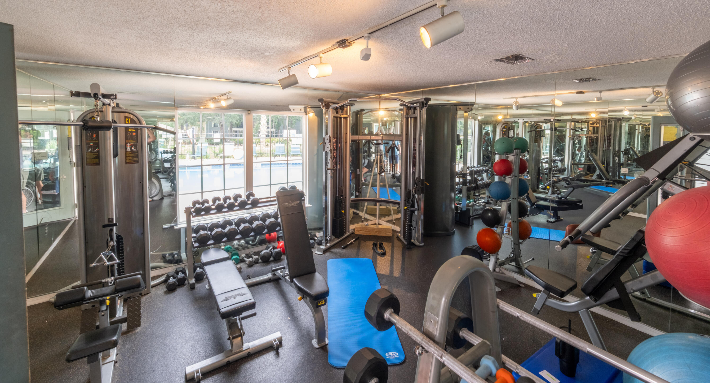 1872 Montclair Drive, Unit D Mount Pleasant, SC 29464 - Photo 37 of 49 1877 Montclair Dr_Eterna_Media-37