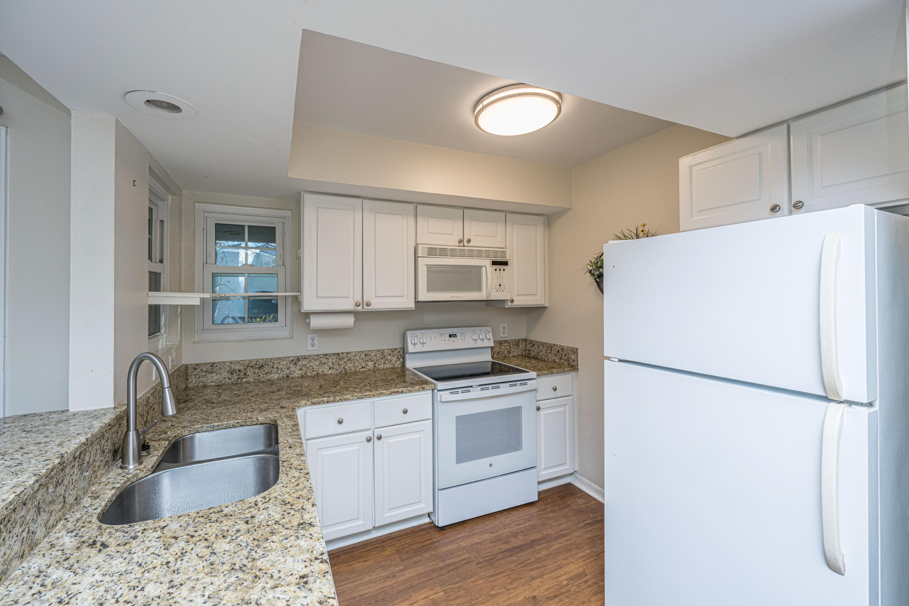 1872 Montclair Drive, Unit D Mount Pleasant, SC 29464 - Photo 9 of 52 1872D_MontclairDr009