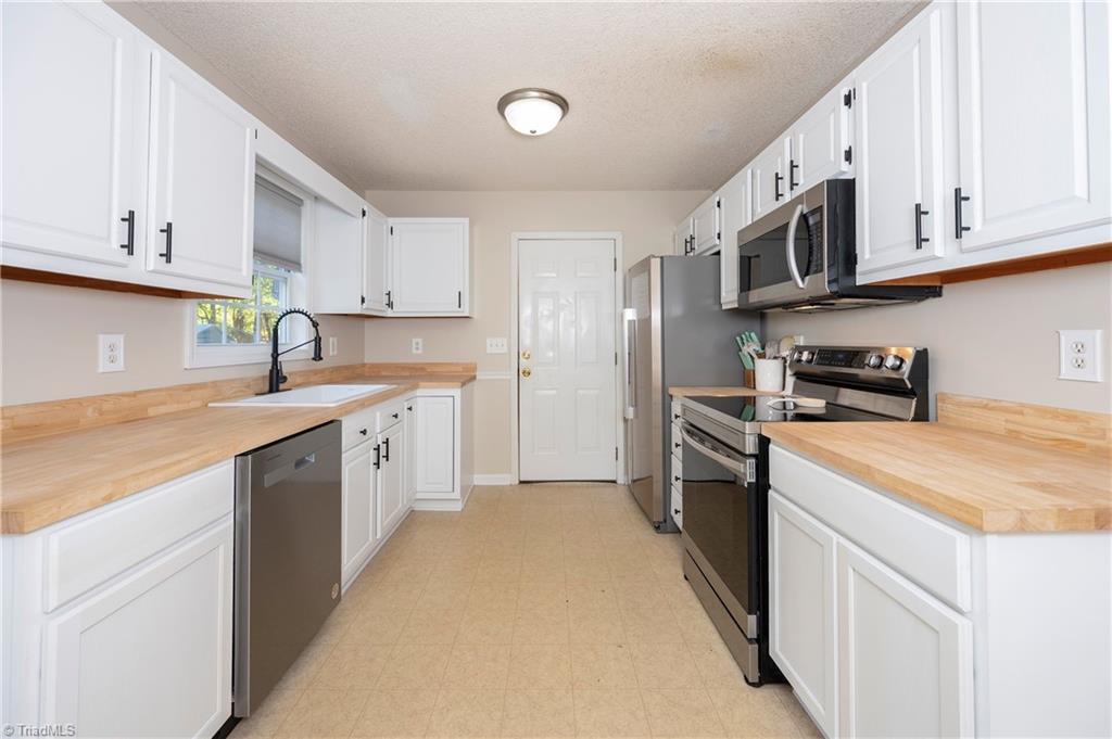 6337 Midway School Road Thomasville, NC 27360 - Photo 8 of 23