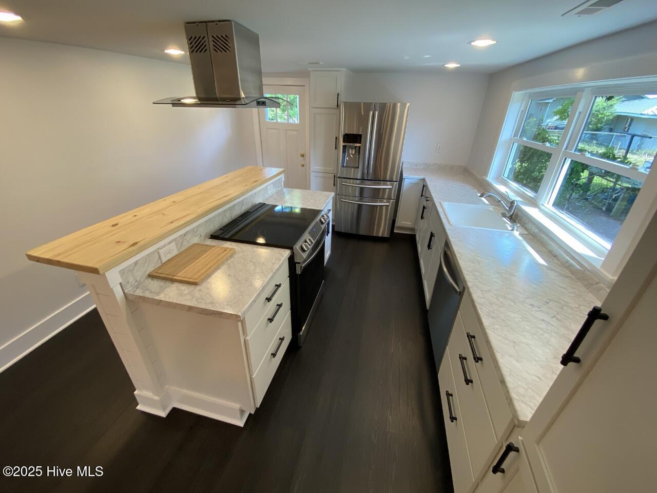 124 Hill Street Cedar Point, NC 28584 - Photo 13 of 23 kitchen-c (1280x960)