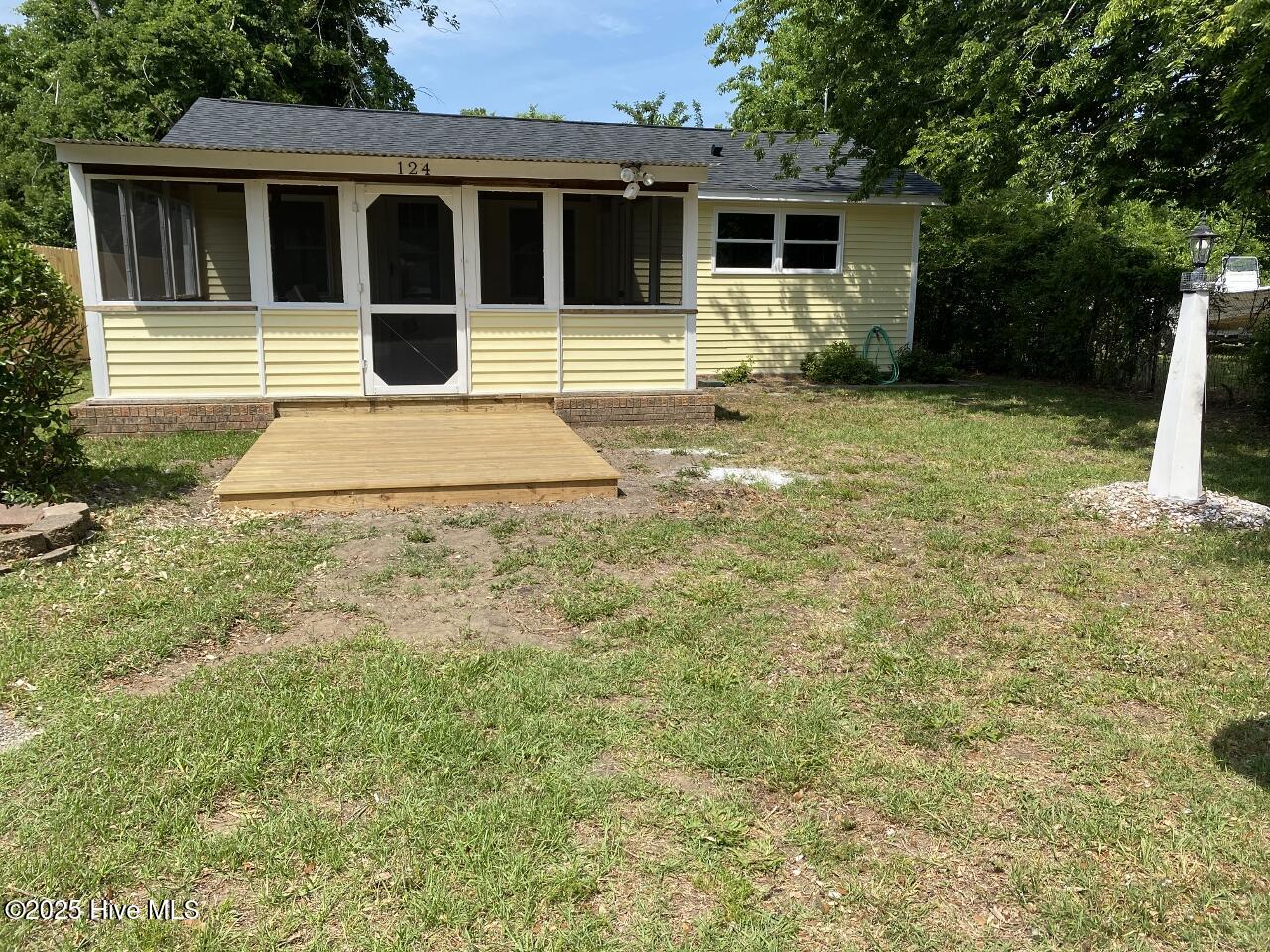 124 Hill Street Cedar Point, NC 28584 - Photo 3 of 23 exterior-b (1280x960)