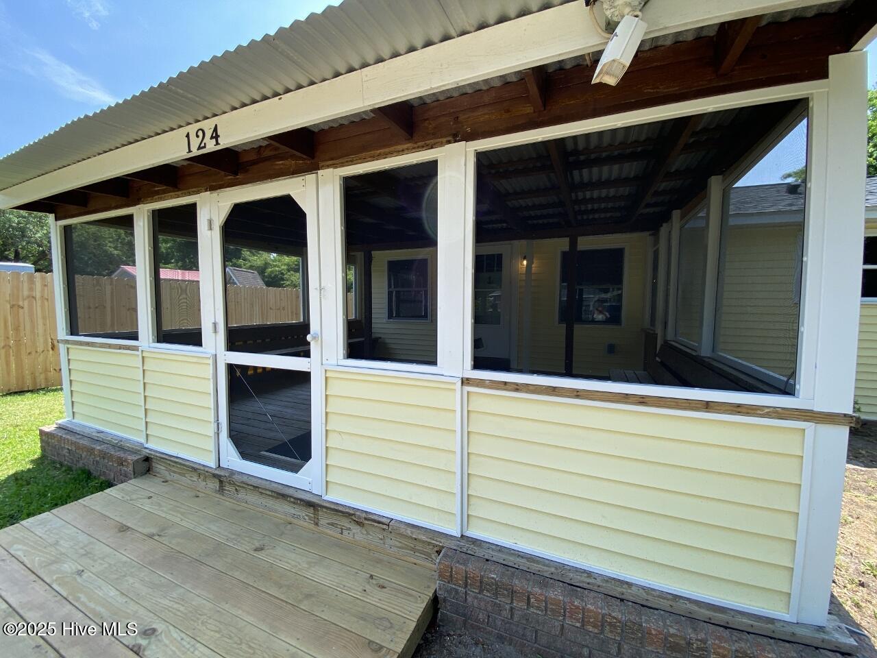 124 Hill Street Cedar Point, NC 28584 - Photo 5 of 23 exterior-screened porch (1280x960)