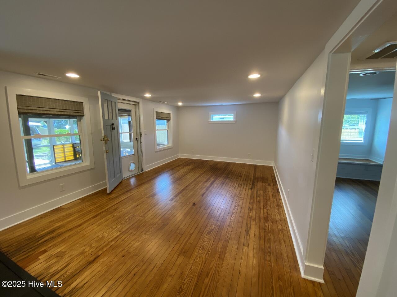 124 Hill Street Cedar Point, NC 28584 - Photo 6 of 23 living room (1280x960)