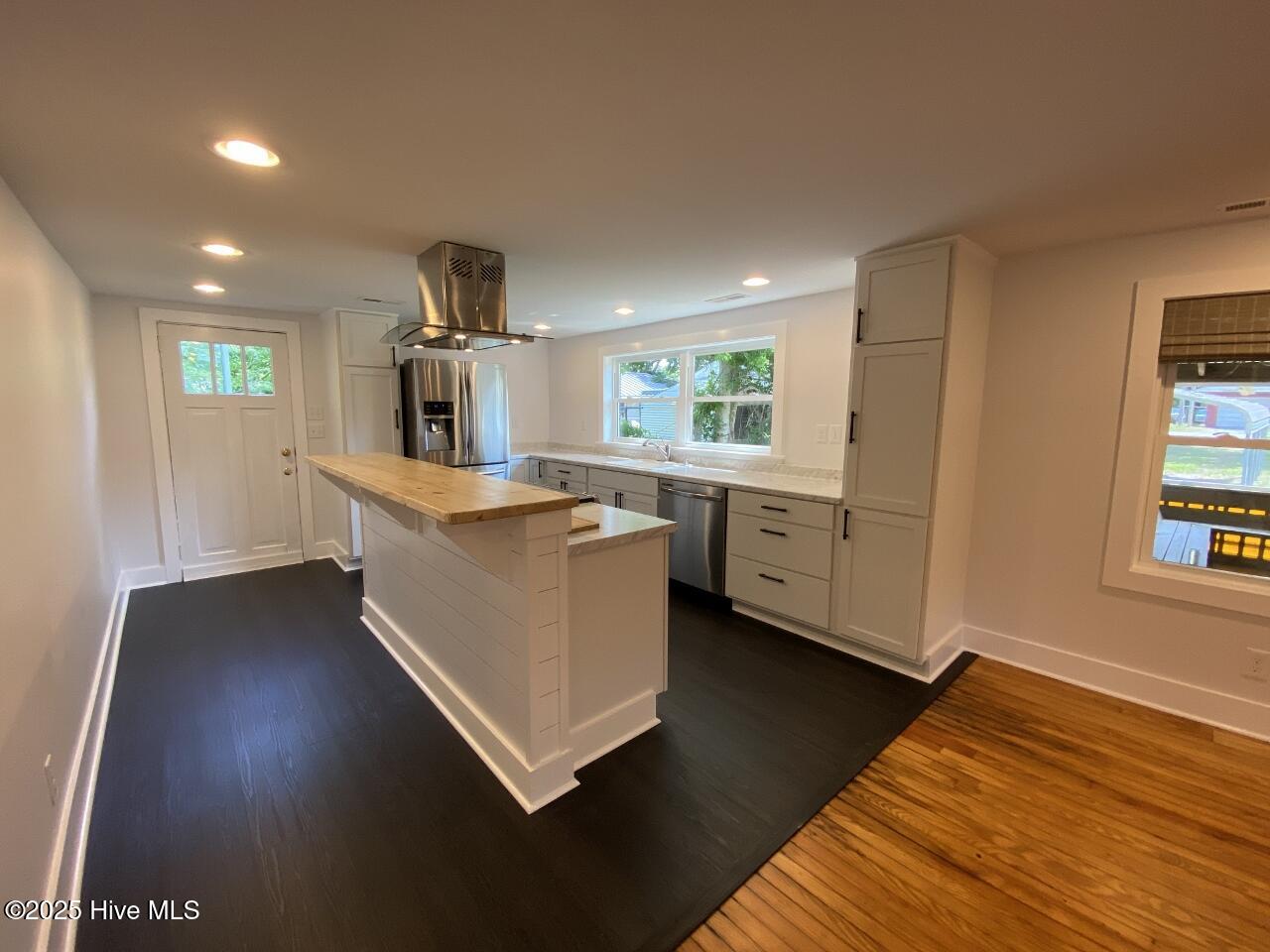 124 Hill Street Cedar Point, NC 28584 - Photo 10 of 23 kitchen (1280x960)