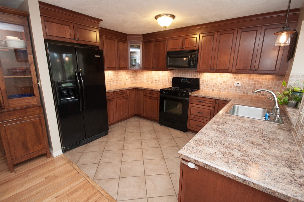 11 Deer Path, Unit 3 Maynard, MA 01754 - Photo 3 of 16 Gallery Image 3