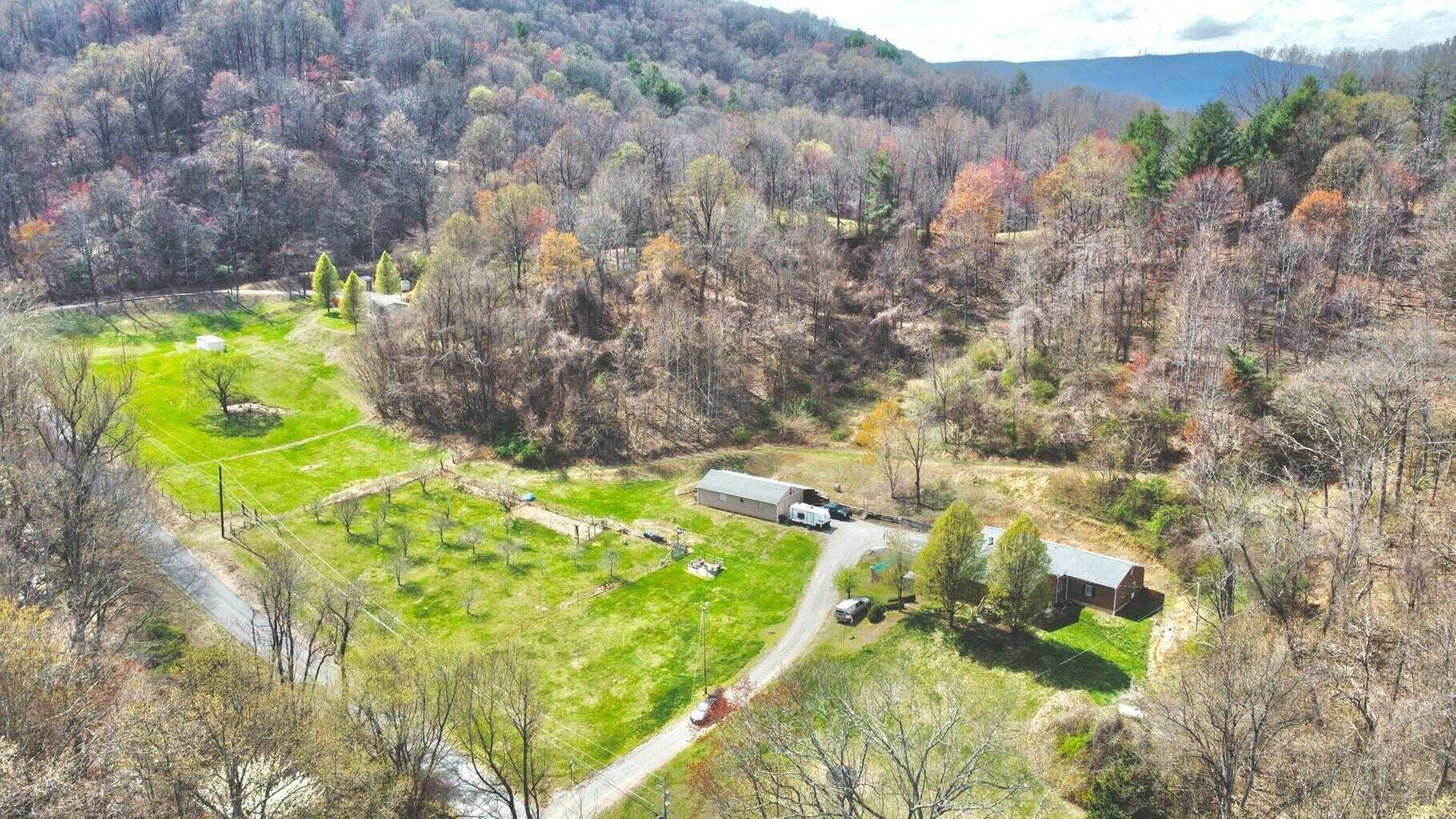 a view of outside area