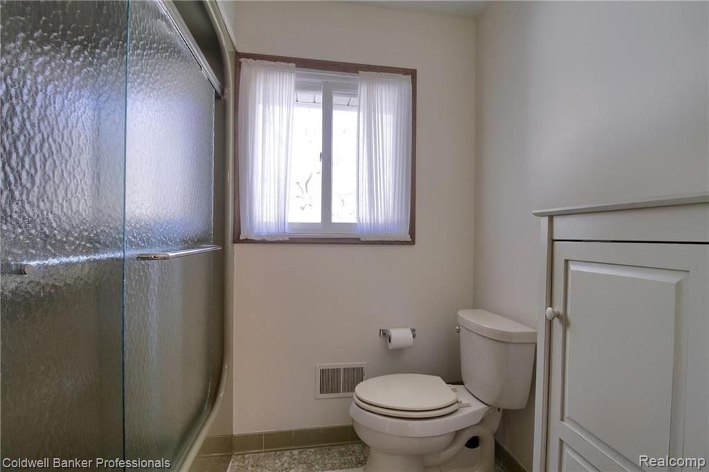 1381 North Livernois Road Rochester Hills, MI 48306 - Photo 16 of 34
