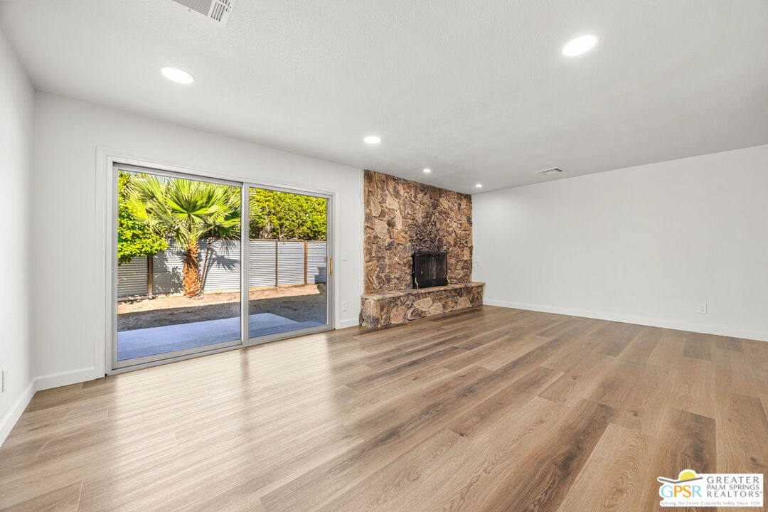 2025 North Victoria Road Palm Springs, CA 92262 - Photo 4 of 38