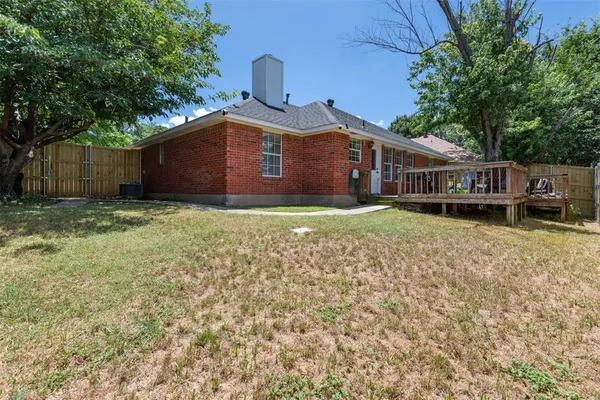 $319,999 | 304 West Windsor Drive, Denton, TX 76207