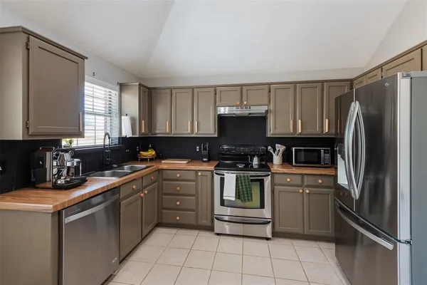 $319,999 | 304 West Windsor Drive, Denton, TX 76207