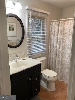202 Queens Gate Road Lititz, PA 17543 - Photo 32 of 34 Bathroom 2