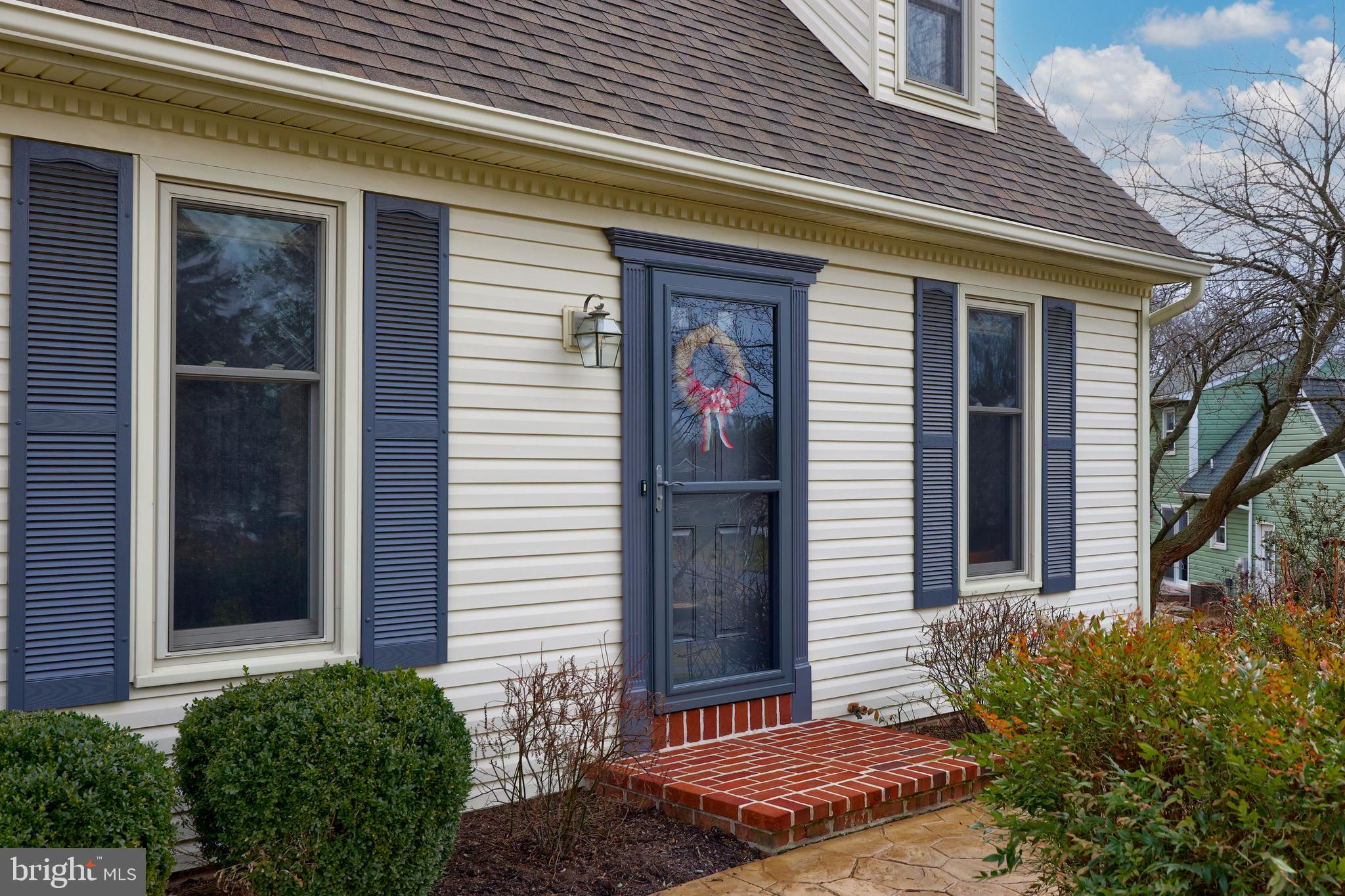 202 Queens Gate Road Lititz, PA 17543 - Photo 4 of 34