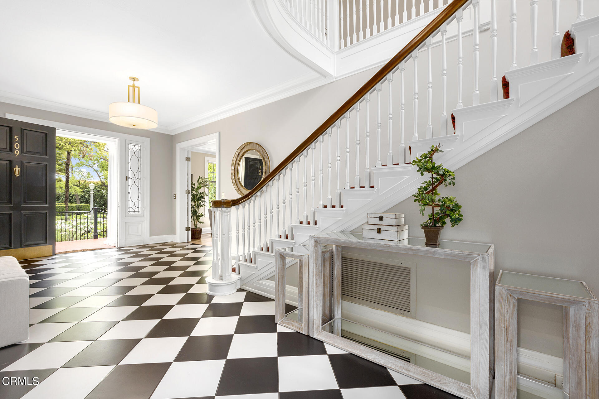 509 Prospect Boulevard Pasadena, CA 91103 - Photo 31 of 68 a view of entryway with wooden floor and a rug