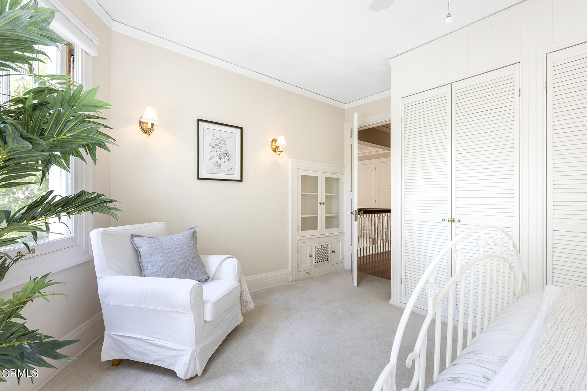 509 Prospect Boulevard Pasadena, CA 91103 - Photo 42 of 68 a living room with furniture and a potted plant